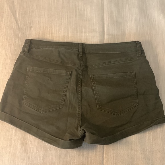 Olive green shorts - Picture 2 of 2